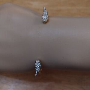 New in box Victoria's secret angel wing jewelry cuff bracelet $56